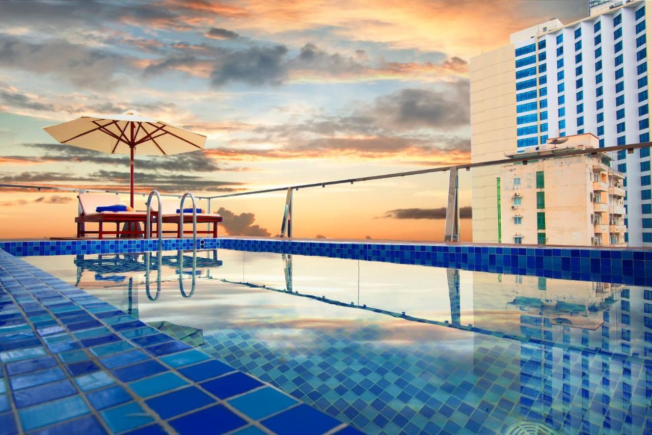 Golden Lotus Central Hotel Nha Trang Esterno foto